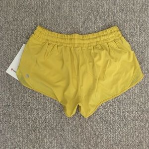 **SOLD** NWT Lululemon Hotty Hot Shorts 2.5”